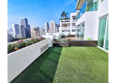 For rent Modern 3 bedrooms with big balconies in Sukhumvit 20