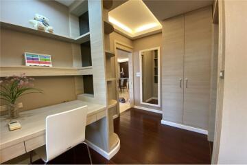 For rent spacious 2 bedrooms at Silom Grand Terrace. Just a short walk to BTS