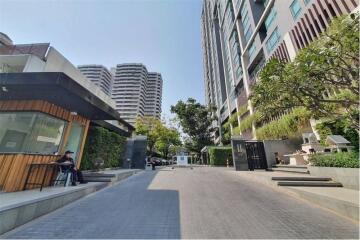 Newly Renovated 2-Bedroom Apartment on 10th Floor Available for Rent at H Sukhumvit 43! -