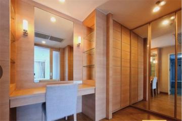 For rent apartment  4 bedrooms with balcony in Sukhumvit 63