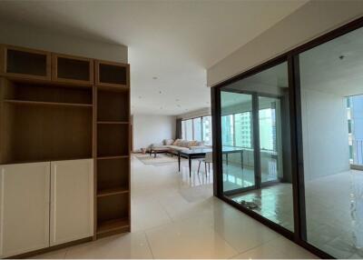 Live in Luxury: Spacious 3-Bedroom + Maidroom with Big Balcony for Rent at The Emporio Place - 920071001-10859