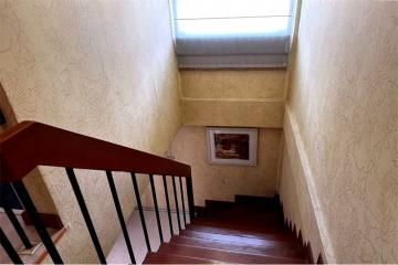 A townhouse with pet-friendly and or commercial space in Ekkamai. - 920071062-131