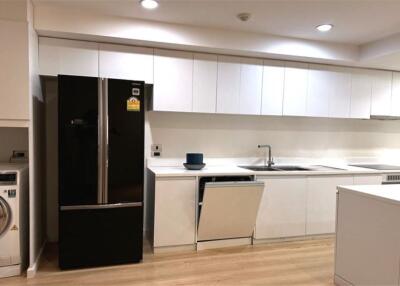 Luxury 3-Bed Condo in Sukhumvit 49/Thonglor 13