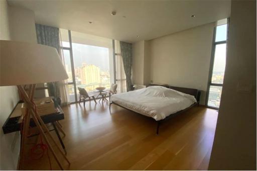 Stunning View 1 bedroom with big balcony Sathon