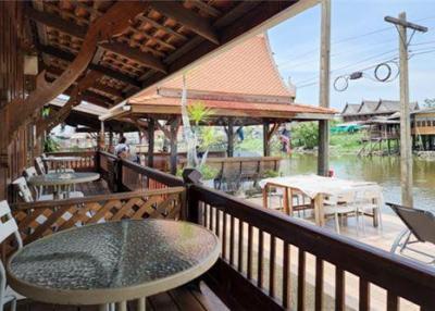 Hot Dea l Thai riverside resort, golden teak wood, size 6 rooms