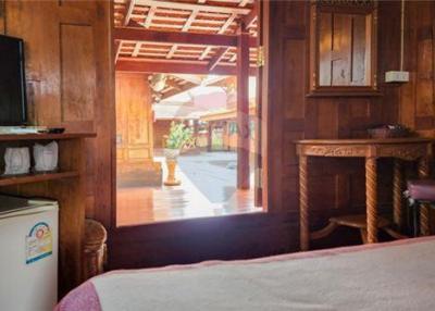 Hot Dea l Thai riverside resort, golden teak wood, size 6 rooms