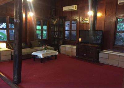 Hot Dea l Thai riverside resort, golden teak wood, size 6 rooms