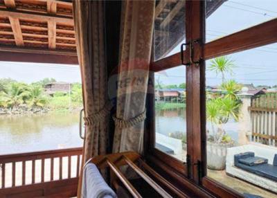 Hot Dea l Thai riverside resort, golden teak wood, size 6 rooms