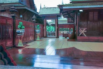 Hot Dea l Thai riverside resort, golden teak wood, size 6 rooms