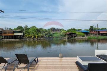 Hot Dea l Thai riverside resort, golden teak wood, size 6 rooms