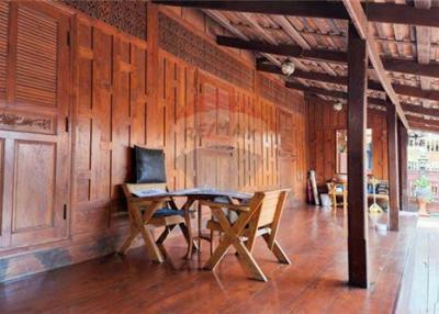 Hot Dea l Thai riverside resort, golden teak wood, size 6 rooms