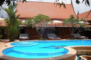 Hot Dea l Thai riverside resort, golden teak wood, size 6 rooms