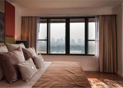 Extraordinary 3-Bed with a gorgeous view of the Bejakitti Lake for rent in Asoke