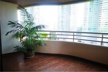 Newly Renovated! Modern 3+1Bed with unblocked view and balcony for rent in Asoke - 920071001-9541