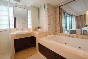 Newly Renovated! Modern 3+1Bed with unblocked view and balcony for rent in Asoke - 920071001-9541