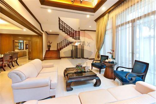 For rent single house 5 bedrooms in nice compound Sathorn - 920071001-8496