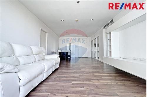 81 Sqm., 2 Beds, 2 Baths Townhouse listed for ฿ 8,200,000.