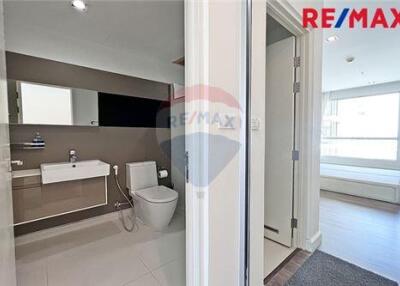 81 Sqm., 2 Beds, 2 Baths Townhouse listed for ฿ 8,200,000.