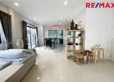 89 Sqm., 3 Beds, 2 Baths Townhouse listed for ฿ 2,990,000.