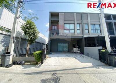 89 Sqm., 3 Beds, 2 Baths Townhouse listed for ฿ 2,990,000.