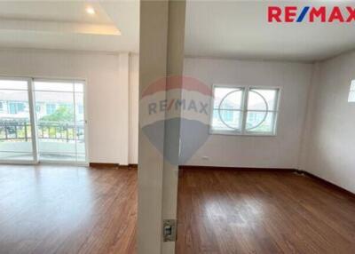 467 Sqm., 4 Beds, 3 Baths Townhouse listed for ฿ 6,800,000.