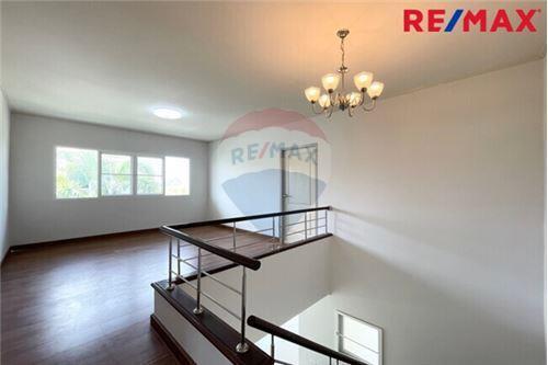 469 Sqm., 4 Beds, 3 Baths House listed for ฿ 7,000,000.