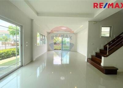 467 Sqm., 4 Beds, 3 Baths Townhouse listed for ฿ 6,800,000.