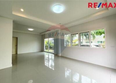 467 Sqm., 4 Beds, 3 Baths Townhouse listed for ฿ 6,800,000.