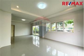 469 Sqm., 4 Beds, 3 Baths House listed for ฿ 7,000,000.