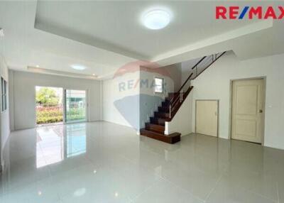 467 Sqm., 4 Beds, 3 Baths Townhouse listed for ฿ 6,800,000.