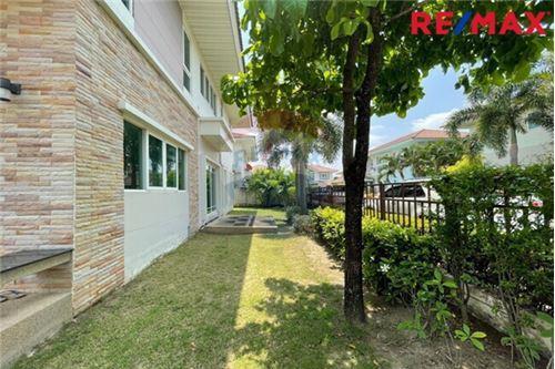 469 Sqm., 4 Beds, 3 Baths House listed for ฿ 7,000,000.