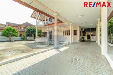 380 Sqm., 3 Beds, 3 Baths Townhouse listed for ฿ 10,500,000.