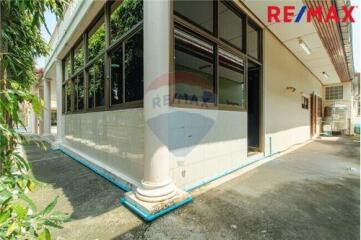 380 Sqm., 3 Beds, 3 Baths Townhouse listed for ฿ 10,500,000.