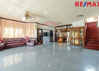 380 Sqm., 3 Beds, 3 Baths Townhouse listed for ฿ 10,500,000.