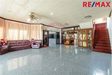 380 Sqm., 3 Beds, 3 Baths Townhouse listed for ฿ 10,500,000.