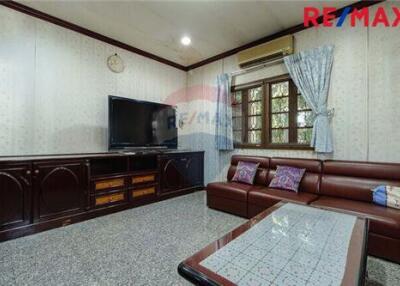 380 Sqm., 3 Beds, 3 Baths Townhouse listed for ฿ 10,500,000.