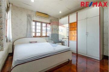 380 Sqm., 3 Beds, 3 Baths Townhouse listed for ฿ 10,500,000.