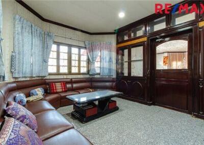 380 Sqm., 3 Beds, 3 Baths Townhouse listed for ฿ 10,500,000.