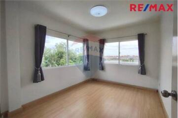 88 Sqm., 3 Beds, 2 Baths Townhouse listed for ฿ 2,250,000.