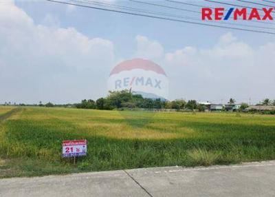 33,600 Sqm. Land listed for ฿ 52,500,000.