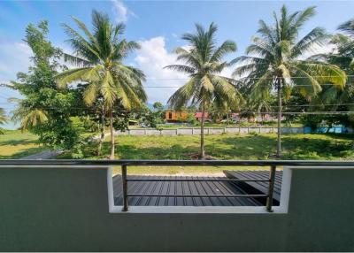 TOWNHOME FOR SALE 80 M. FROM  KHANOM BEACH !!