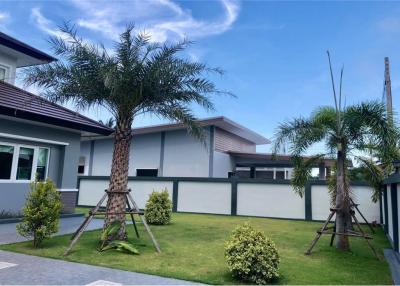 LUXURIOUS 5 BEDROOMS VILLA FOR SALE IN SONGKHLA!! - 920121030-50