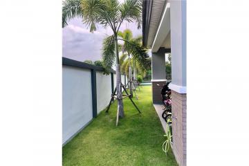 LUXURIOUS 5 BEDROOMS VILLA FOR SALE IN SONGKHLA!!