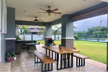 LUXURIOUS 5 BEDROOMS VILLA FOR SALE IN SONGKHLA!!