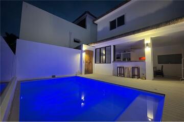 SEA-VIEW VILLA WITH PRIVATE POOL AND ROOFTOP LAMAI