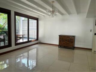 HOUSE  4 Bedrooms 4 Bathrooms Size 450sqm. Ekkamai for Rent 200,000 THB