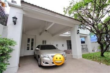 HOUSE  3 Bedrooms 3 Bathrooms Size 250sqm. Ekkamai for Rent 85,000 THB