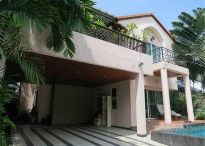 HOUSE  4 Bedrooms 4 Bathrooms Size 100sqm. Ekkamai Phrompong for Rent 170,000 THB