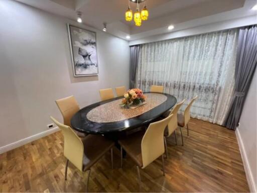 3 Bedrooms 3 Bathrooms Size 223sqm. President Park for Rent 70,000 THB