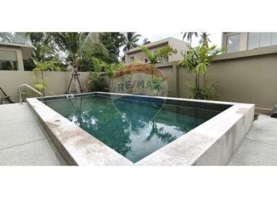 Modern 3-bedroom Pool Villa in Mae Nam, Koh Samui, walkable to beach